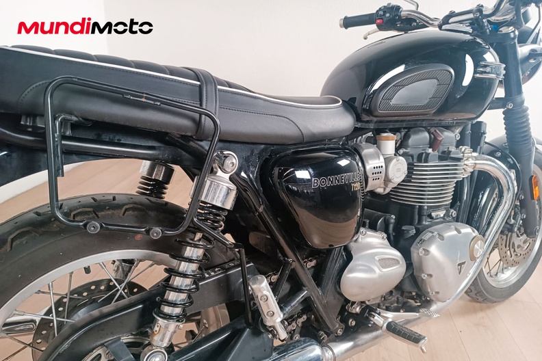 Motorbike image 3