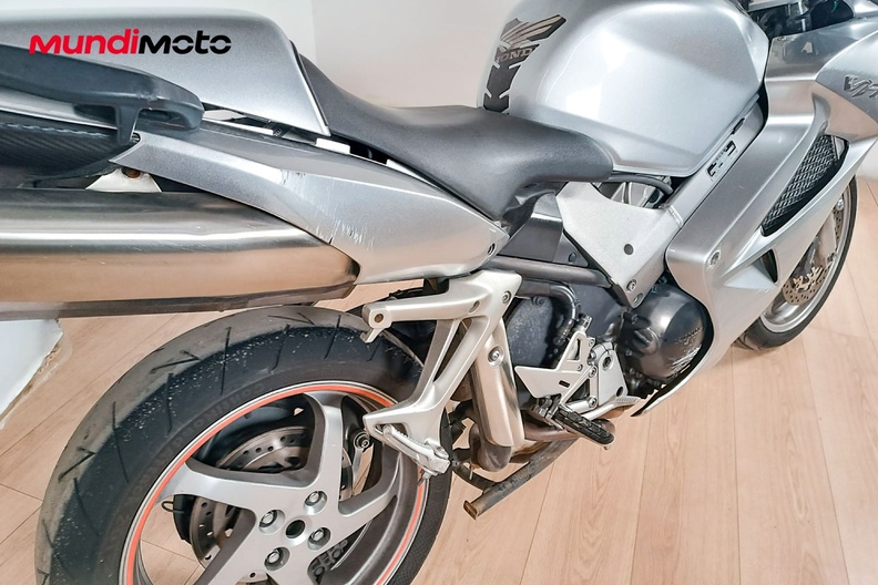 Motorbike image 3