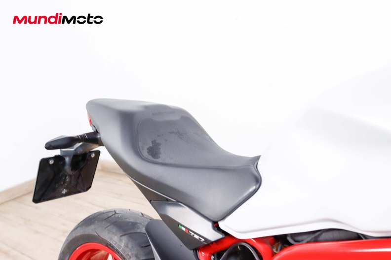 Motorbike image 13