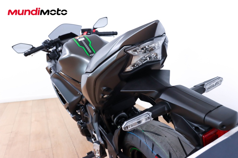 Motorbike image 9