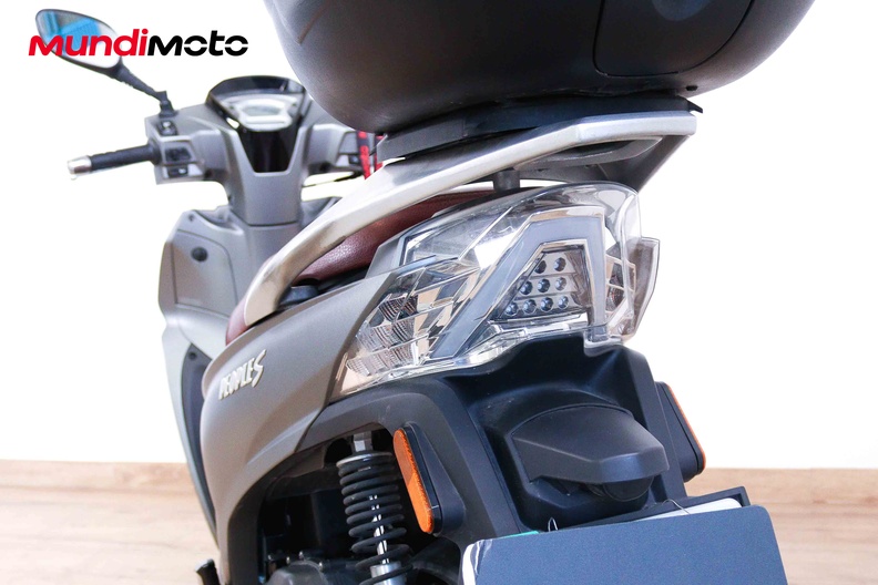 Motorbike image 9