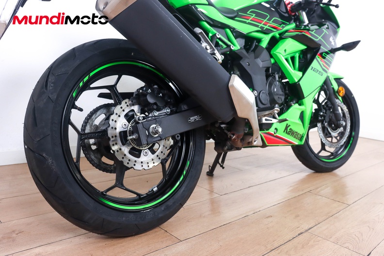 Motorbike image 3