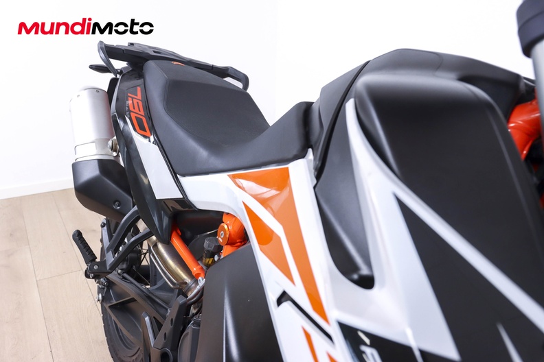 Motorbike image 12
