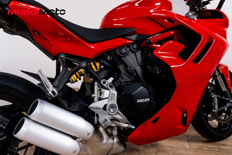 Motorbike image 3