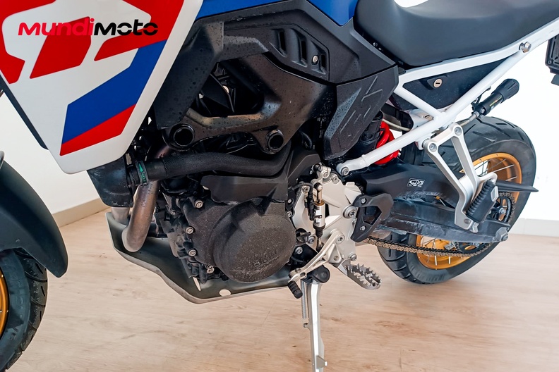 Motorbike image 9