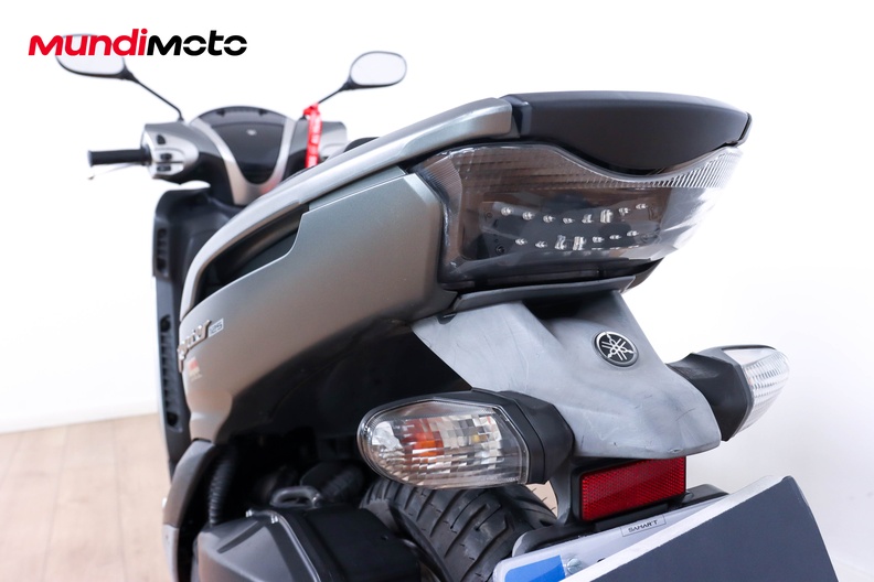 Motorbike image 9