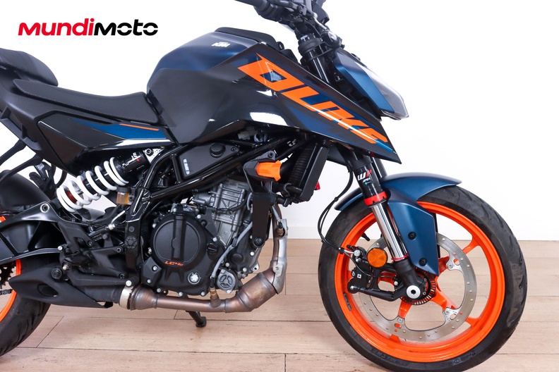 Motorbike image 13