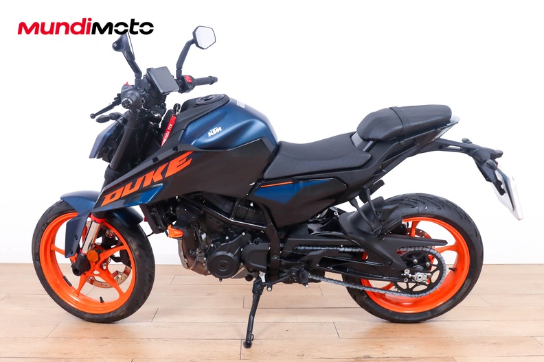 Motorbike image 5