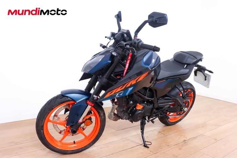 Motorbike image 7