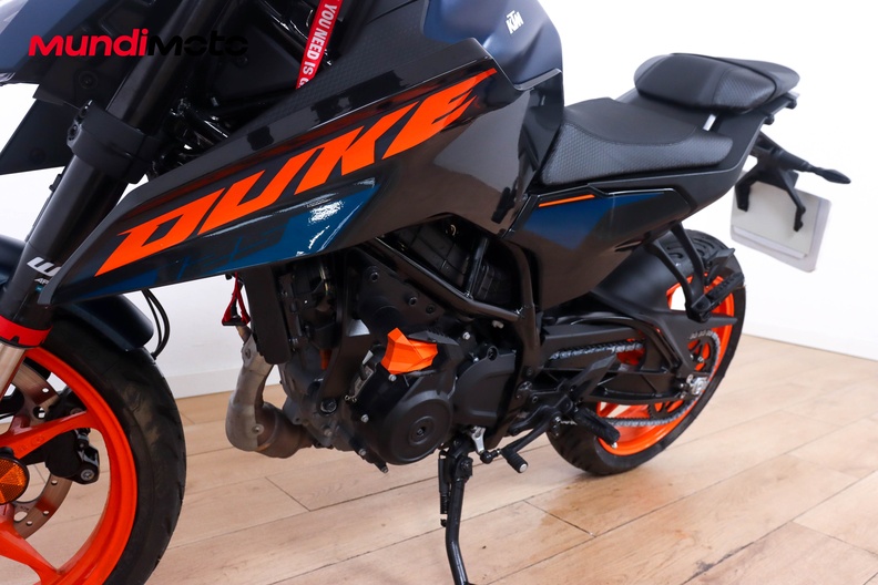 Motorbike image 8