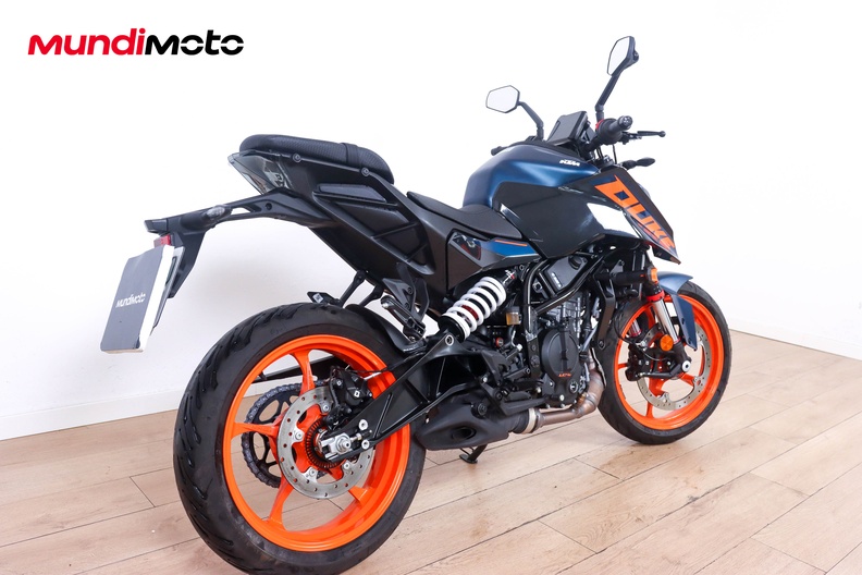 Motorbike image 2