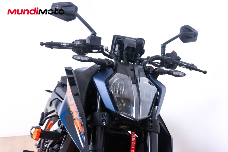 Motorbike image 4