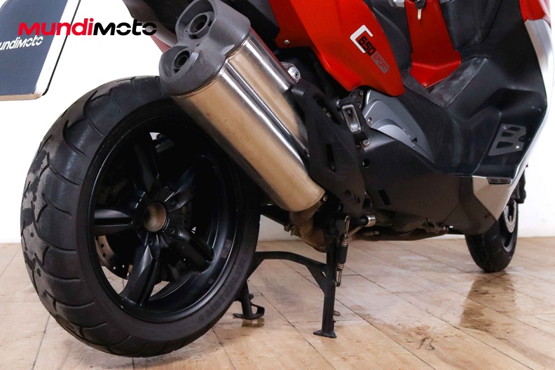Motorbike image 3