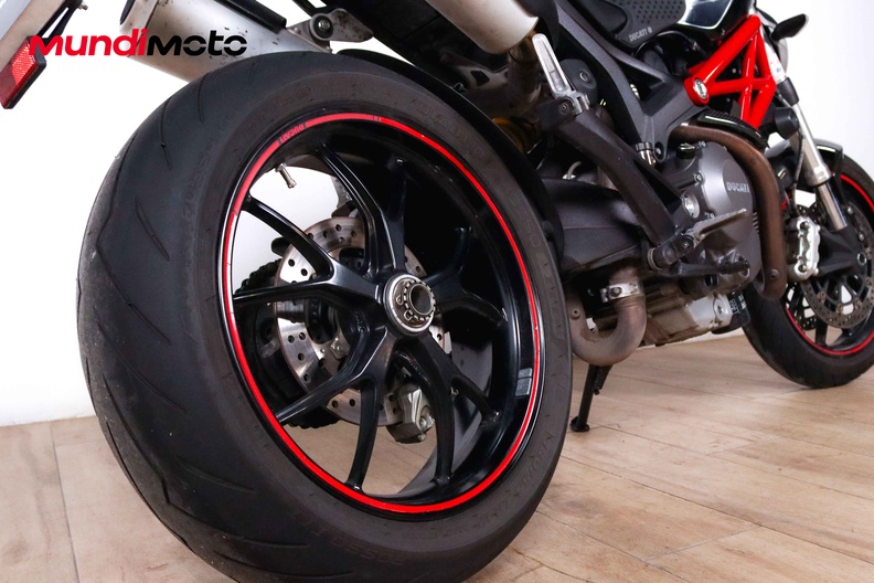 Motorbike image 3