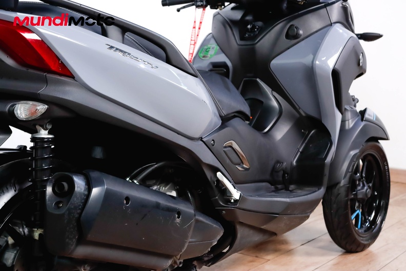 Motorbike image 3