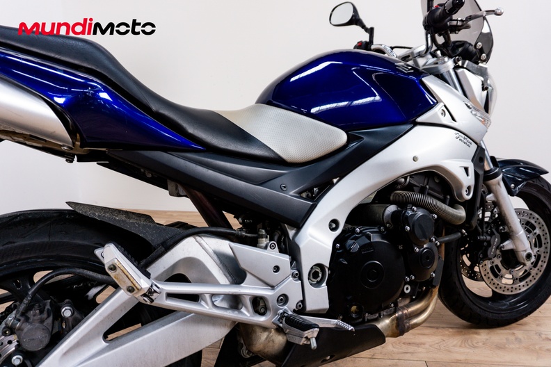 Motorbike image 3
