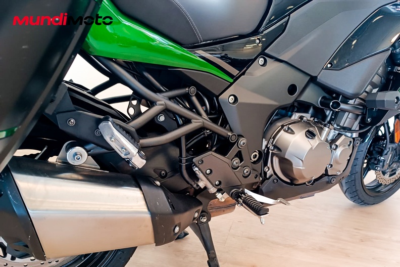 Motorbike image 3