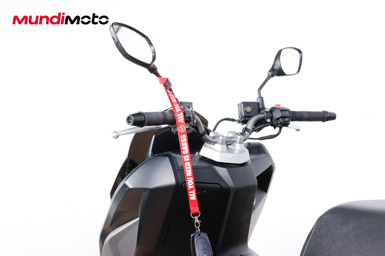 Motorbike image 10