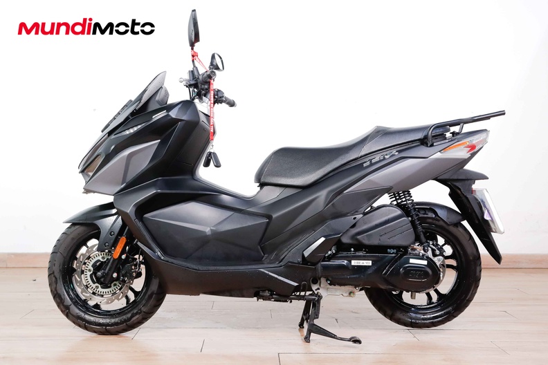 Motorbike image 5