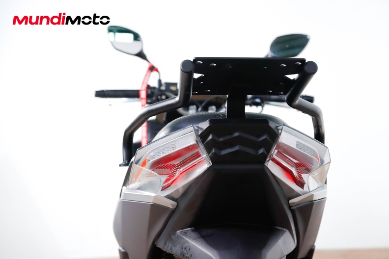 Motorbike image 9