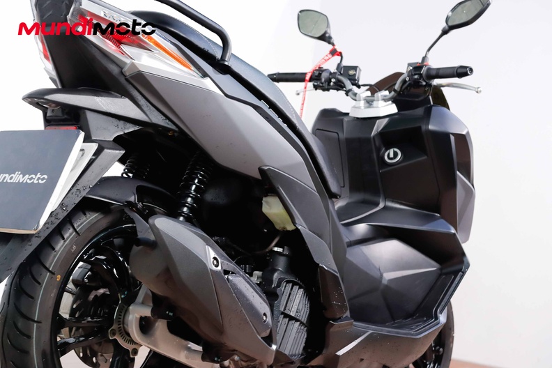 Motorbike image 3