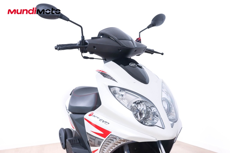 Motorbike image 4