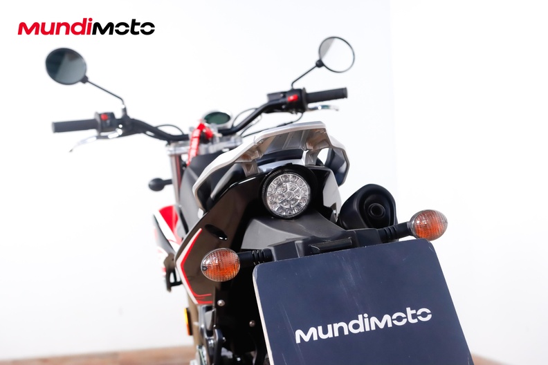 Motorbike image 9