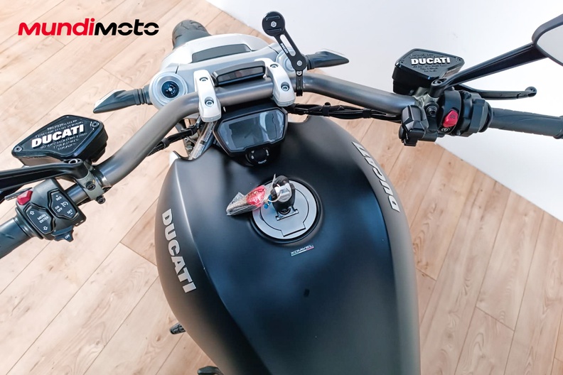 Motorbike image 10