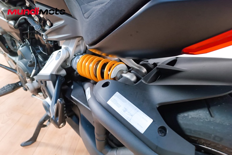 Motorbike image 8