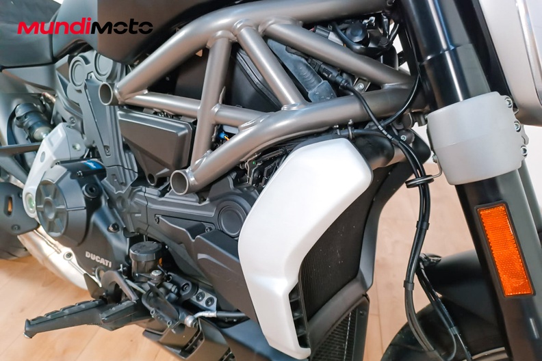 Motorbike image 4
