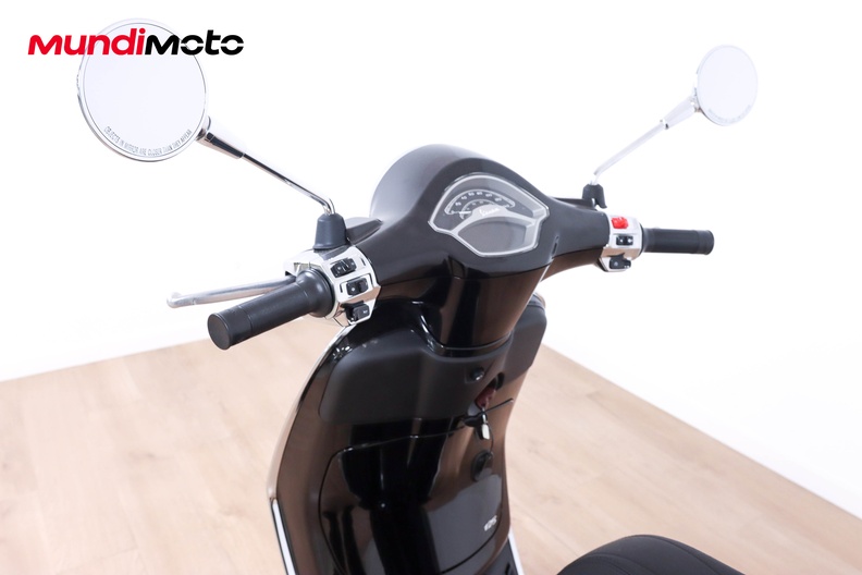 Motorbike image 10