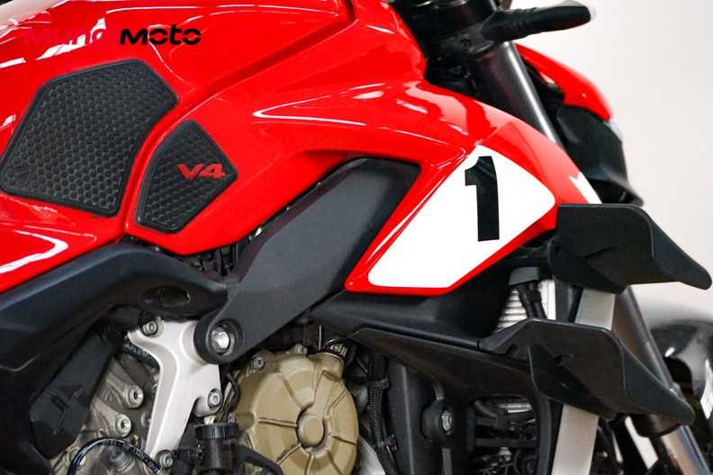 Motorbike image 16