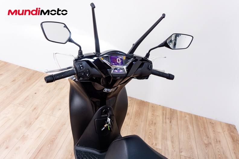Motorbike image 10