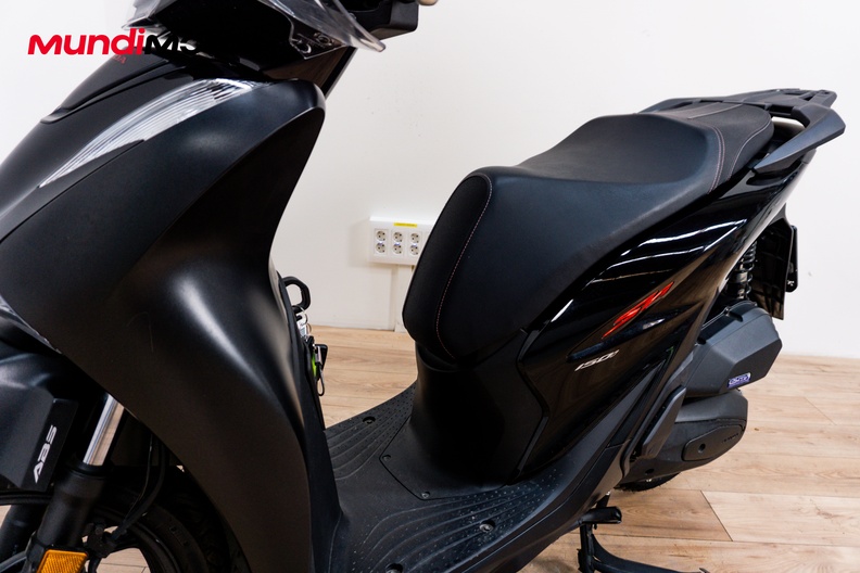 Motorbike image 9