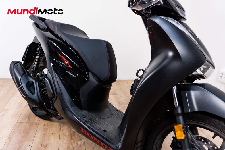 Motorbike image 4