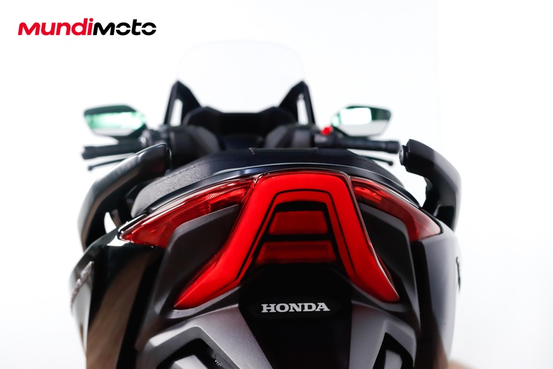 Motorbike image 9