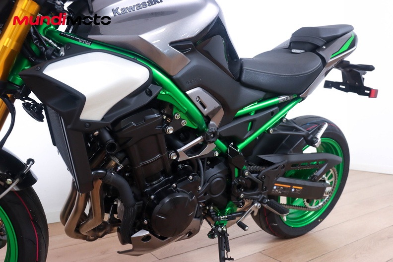 Motorbike image 8
