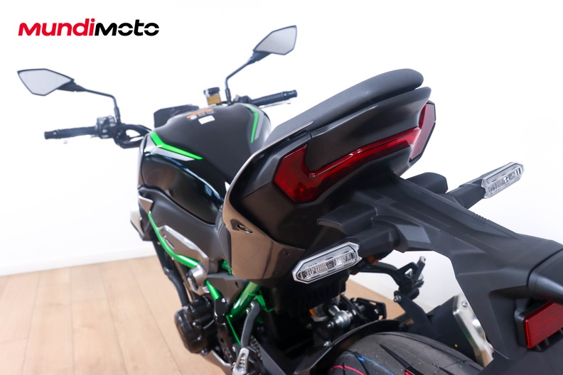 Motorbike image 9