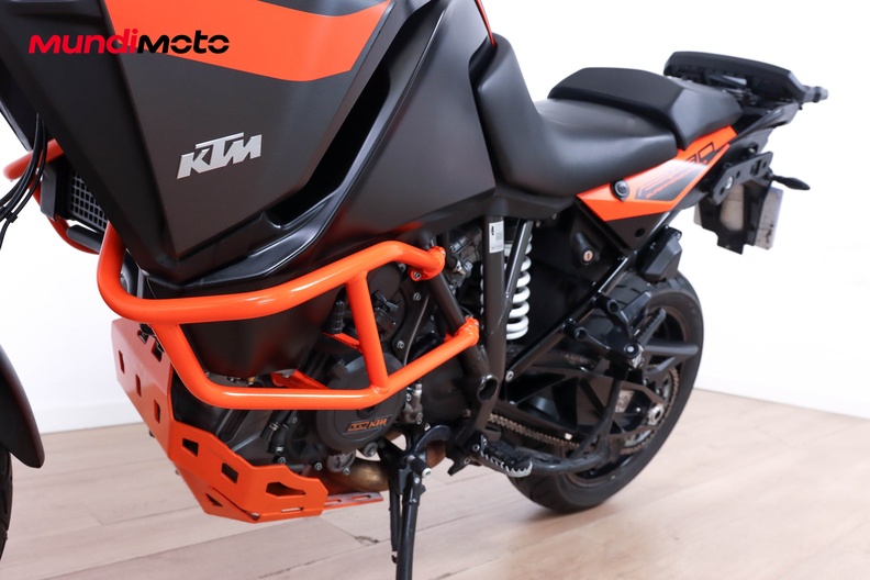 Motorbike image 9