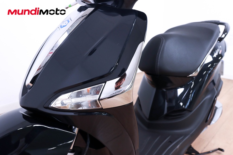 Motorbike image 9