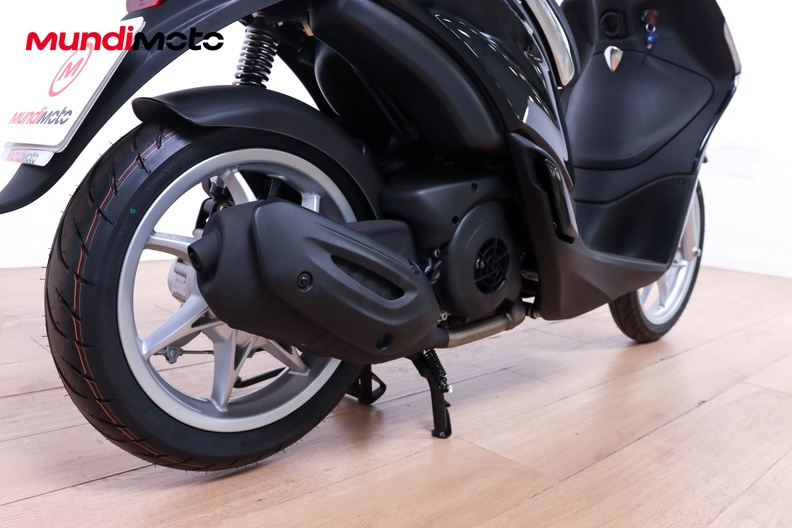 Motorbike image 3