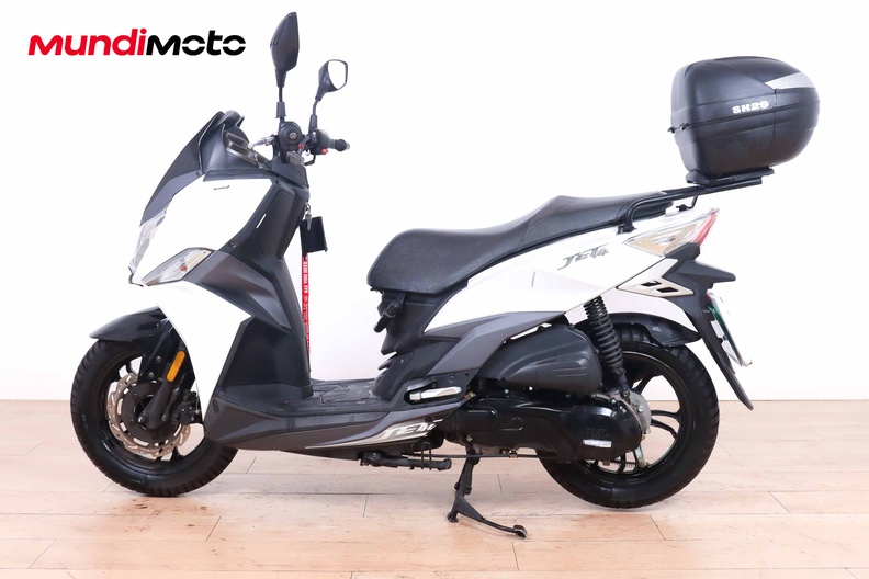 Motorbike image 5
