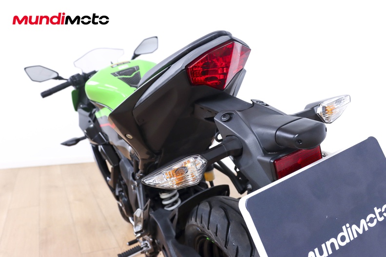 Motorbike image 9