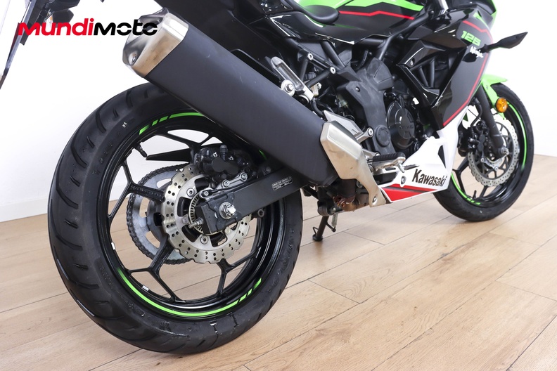 Motorbike image 3