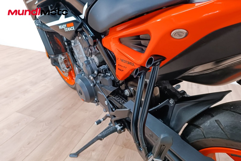 Motorbike image 8