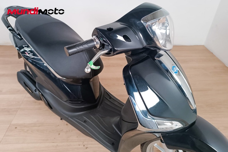 Motorbike image 4