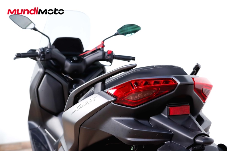 Motorbike image 9