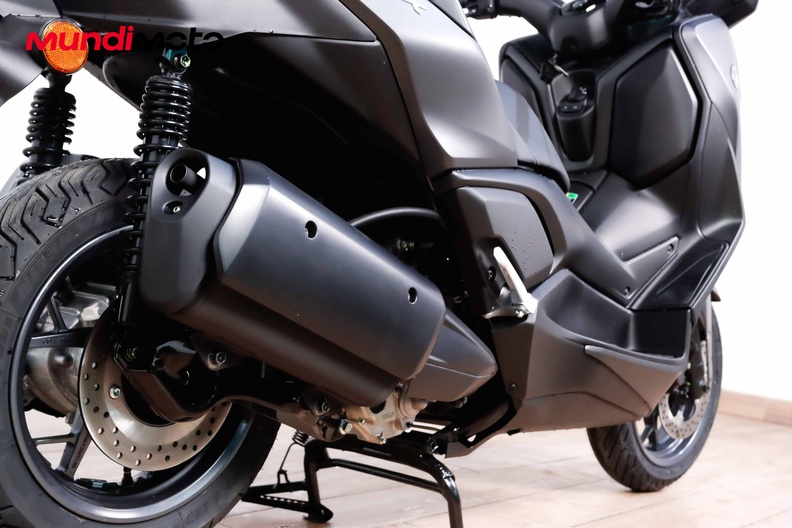 Motorbike image 3