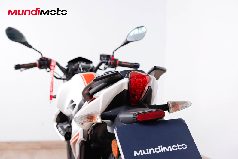 Motorbike image 9