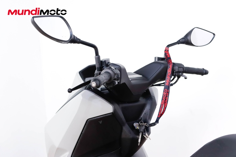 Motorbike image 10